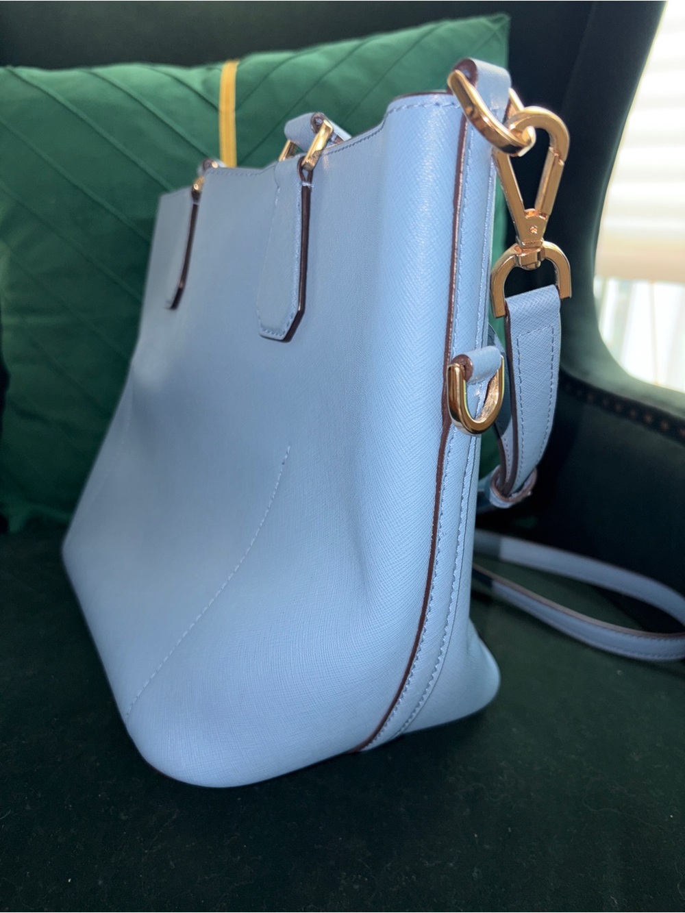Michael Kors Greenwich Sky Blue Saffiano leather Tote With Gold-tone hardware - Picture 6 of 9